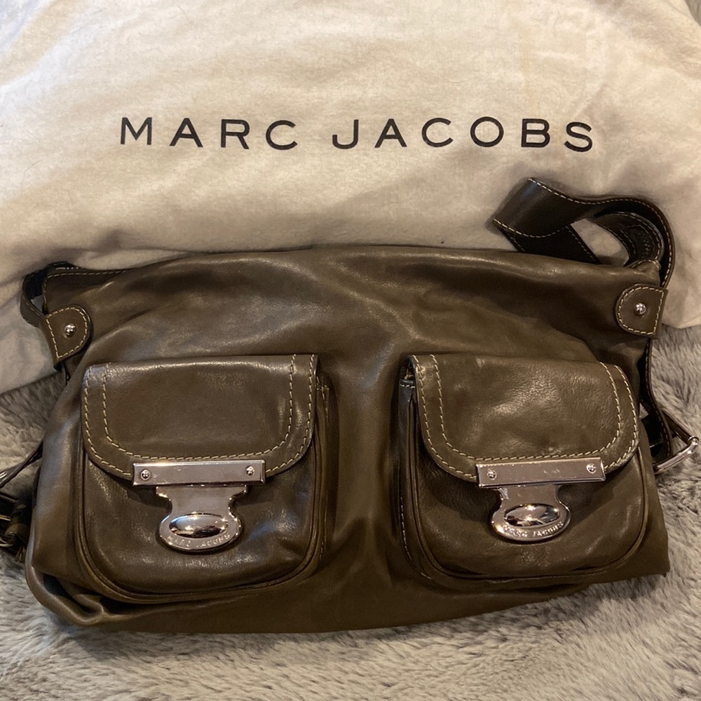 Marc Jacobs Shoulder bag in Olive Green. Gorgeous!